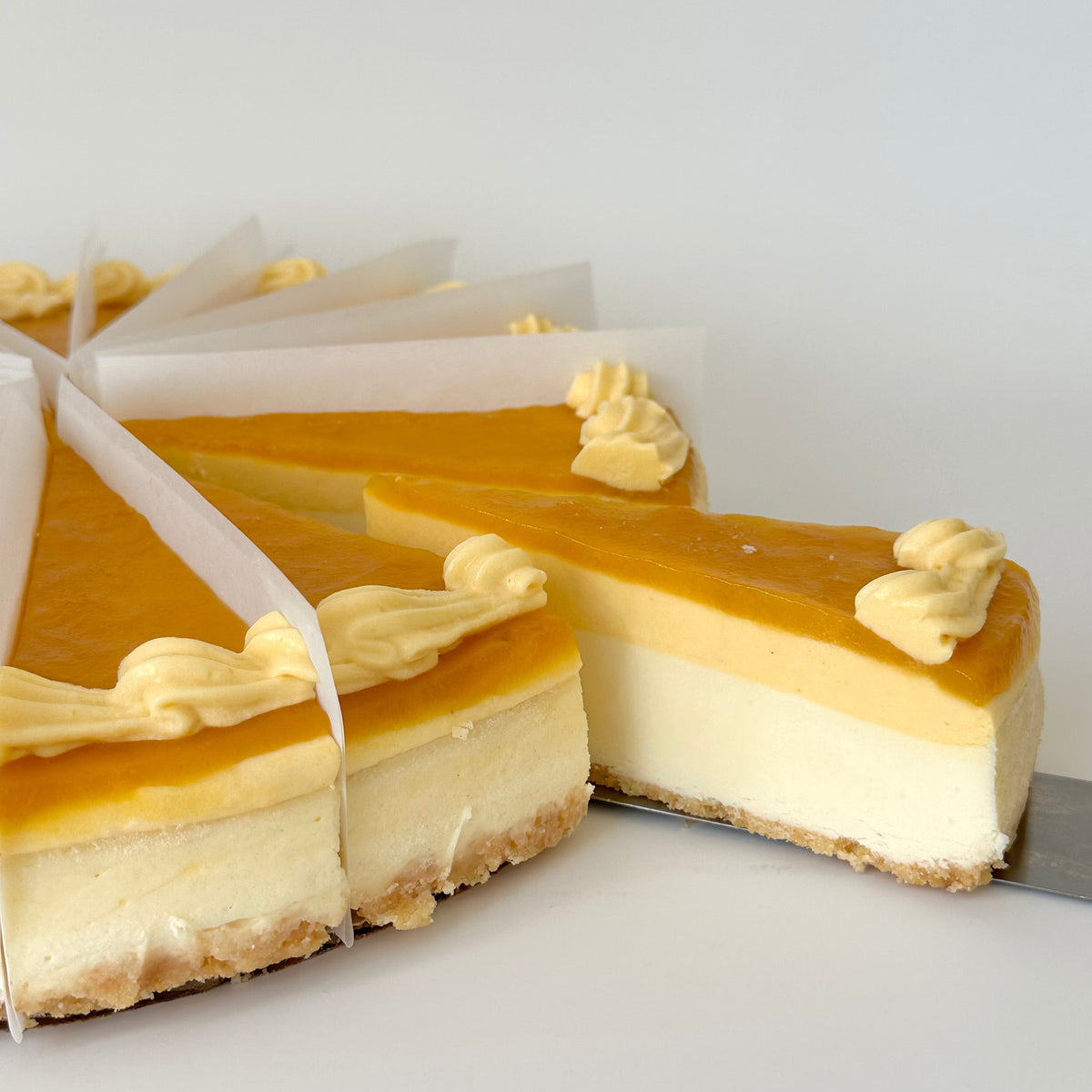 1526 - Mango Paraiso Cheesecake – DessertWerks